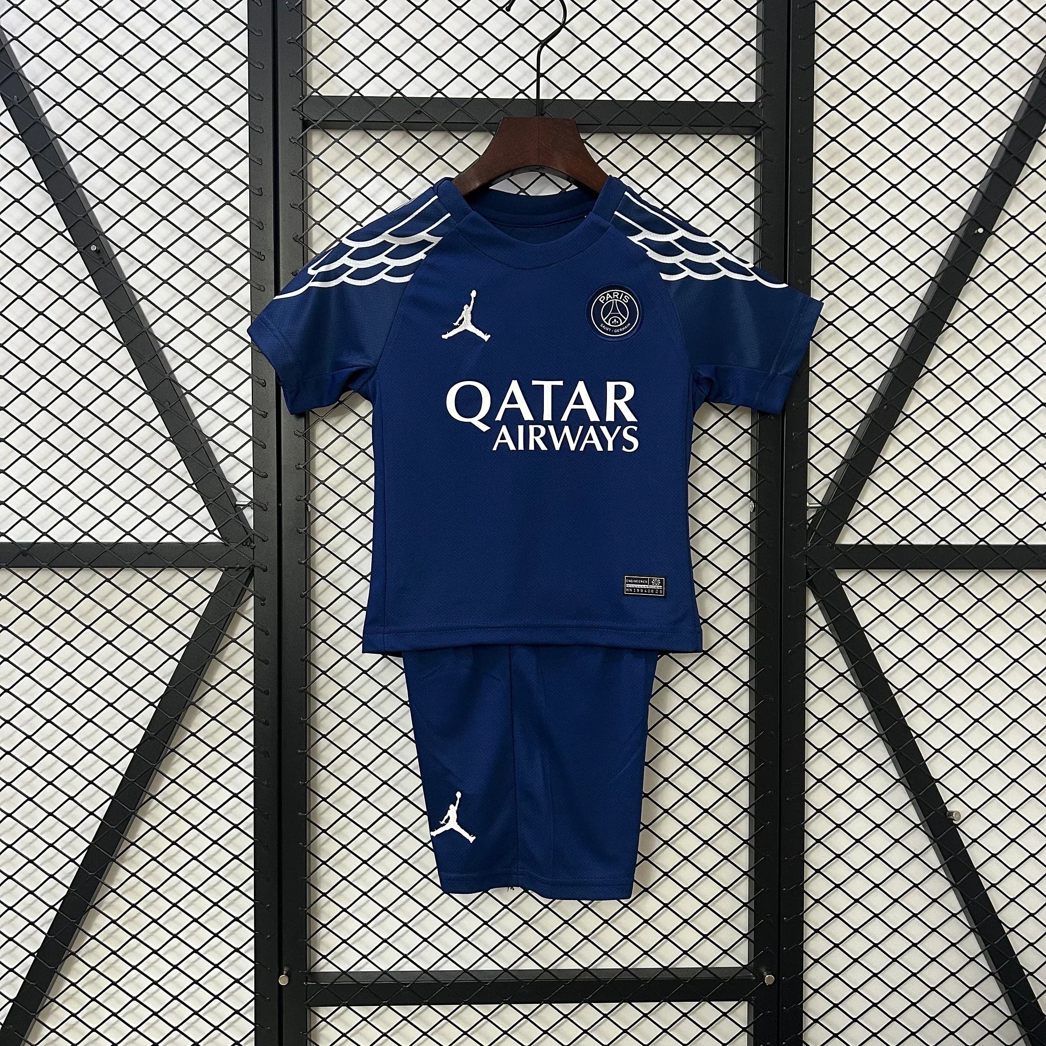 Kit Enfant Paris Fourth 2024/2025