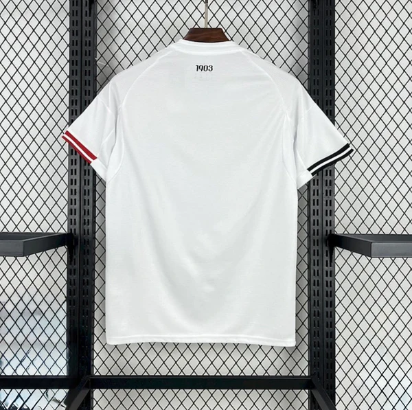 Besiktas 2025/26 Extérieur