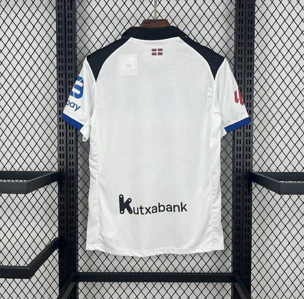 Deportivo Alavés 2025/26 Extérieur