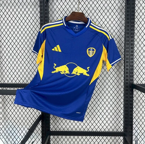 Leeds 2025/26 Extérieur